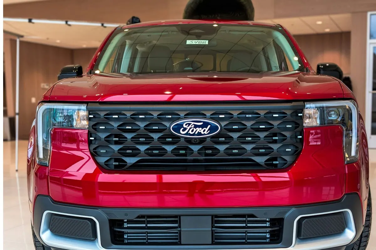 Ford Explorer red 03